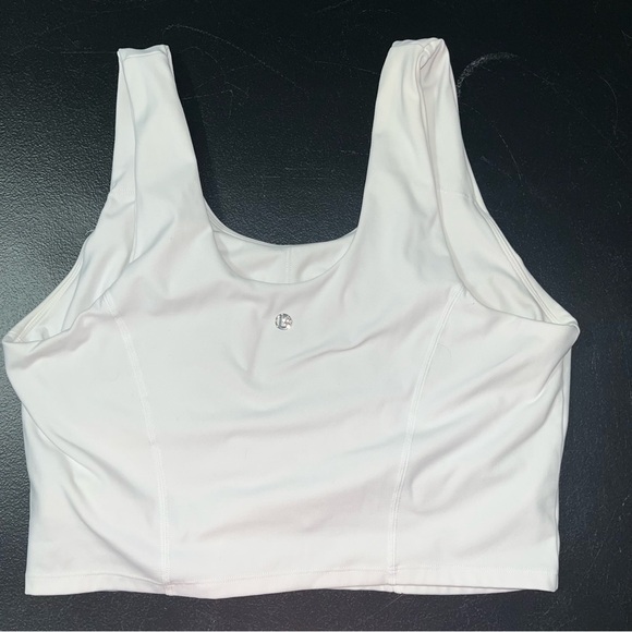 Buffbunny white covet crop top - Picture 3 of 3